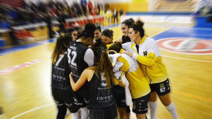 Rueda de prensa previa al partido Snatt’s Femení Sant Adrià - Nissan Al-Qázeres Extremadura